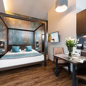 Hotel Opera Garden & Budapest