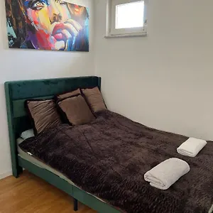 https://apt-direkt-am-altstadt.topcolognehotels.com